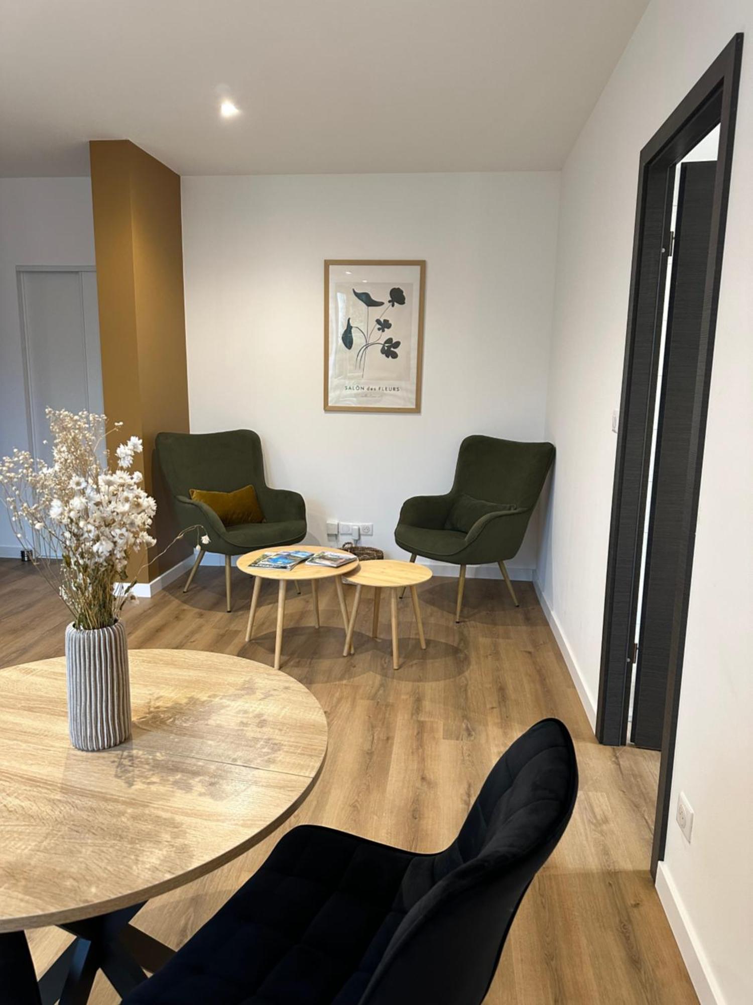 Appartement De La Gare Ремирмон Экстерьер фото