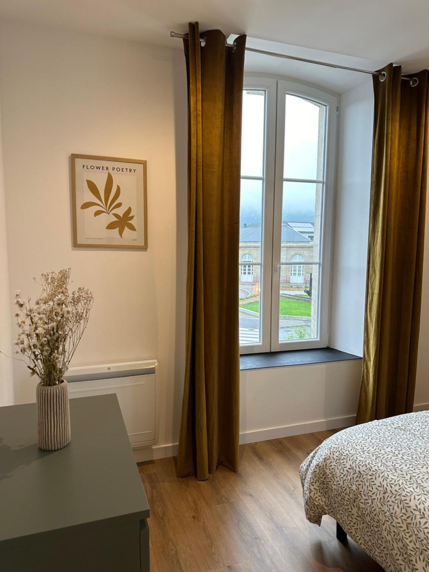 Appartement De La Gare Ремирмон Экстерьер фото