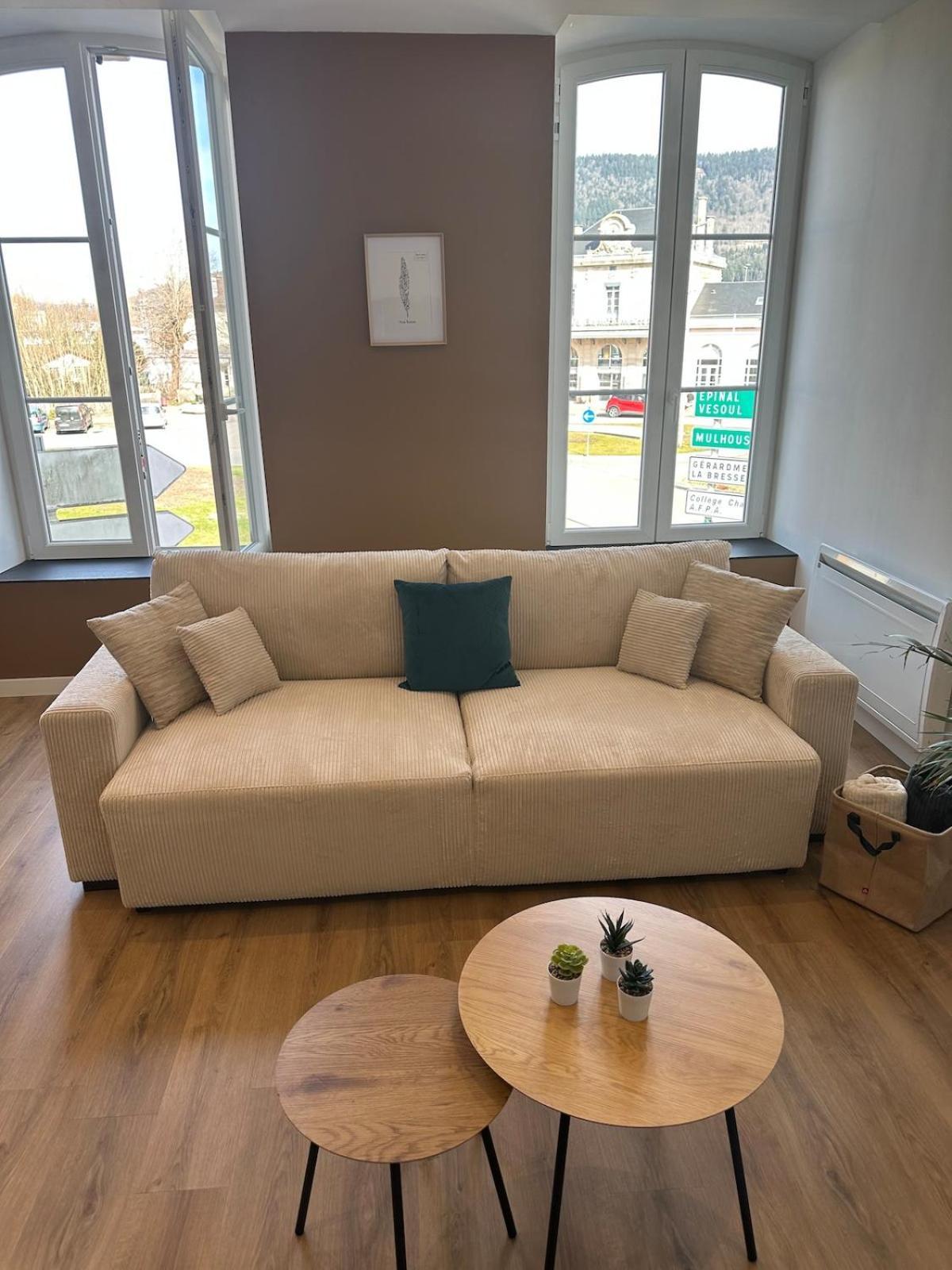 Appartement De La Gare Ремирмон Экстерьер фото